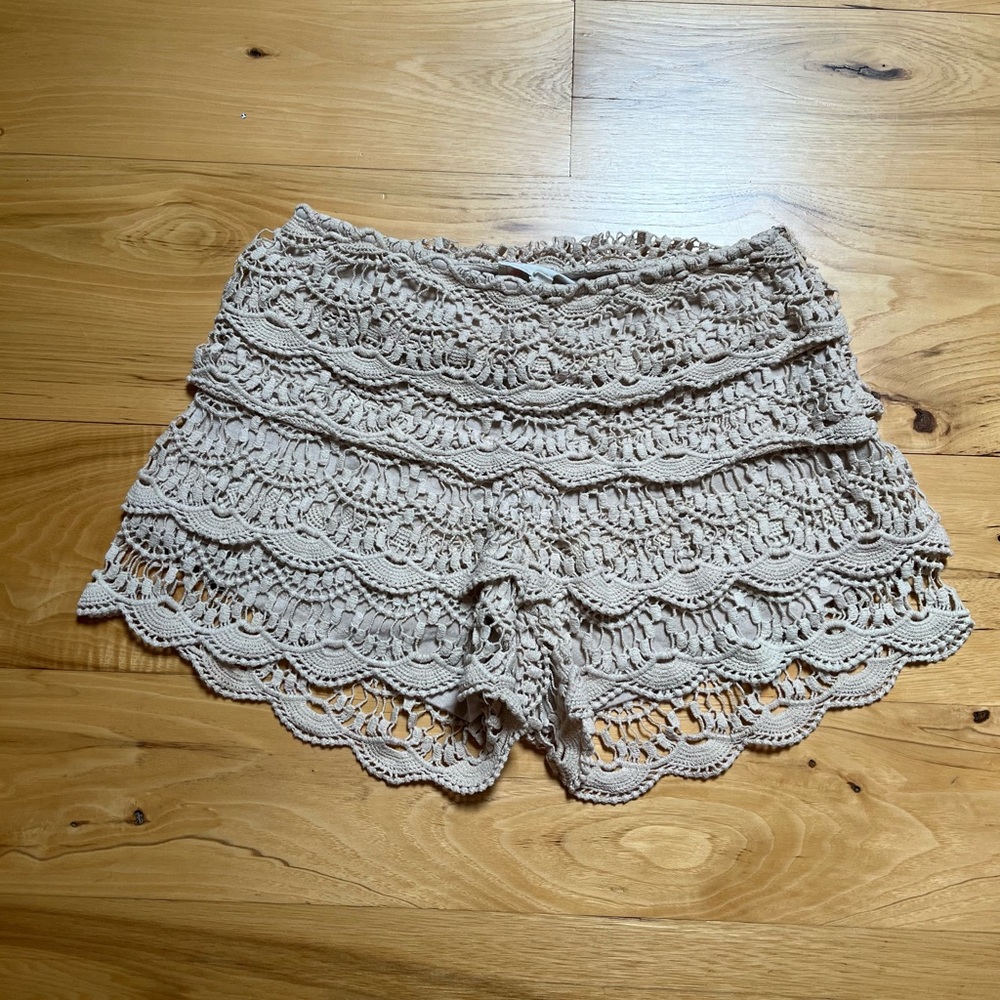 Super cute lace shorts!